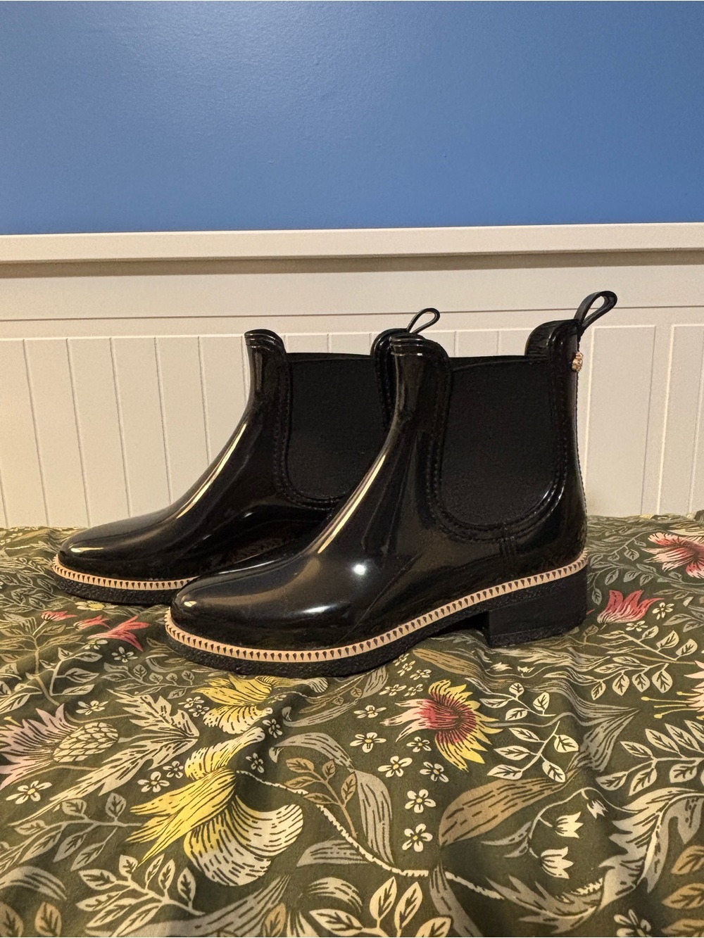 Lemon Jelly Ava Glossy Black Ankle Boots – Size 8.5